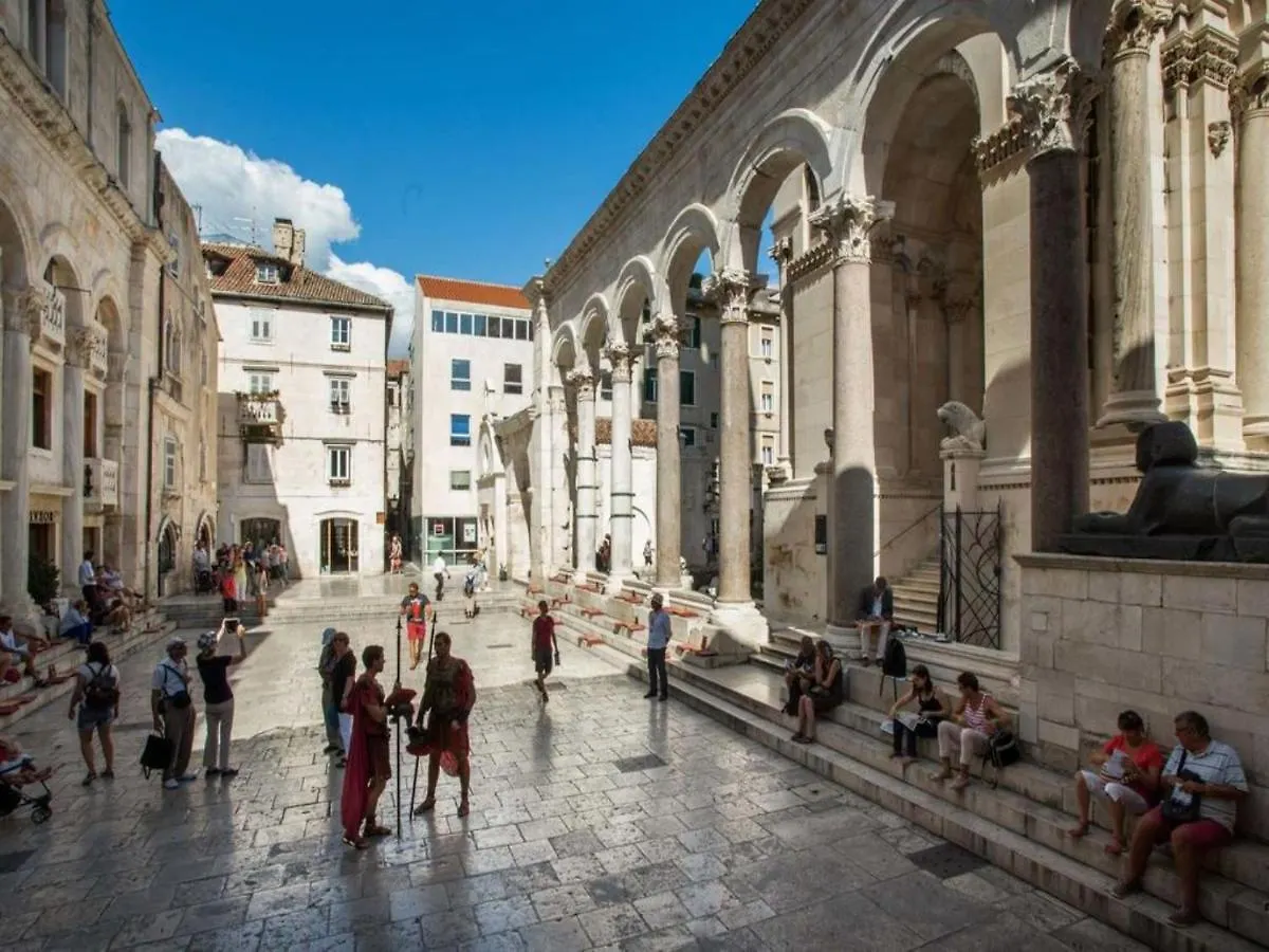Apartment Azzura Trogir