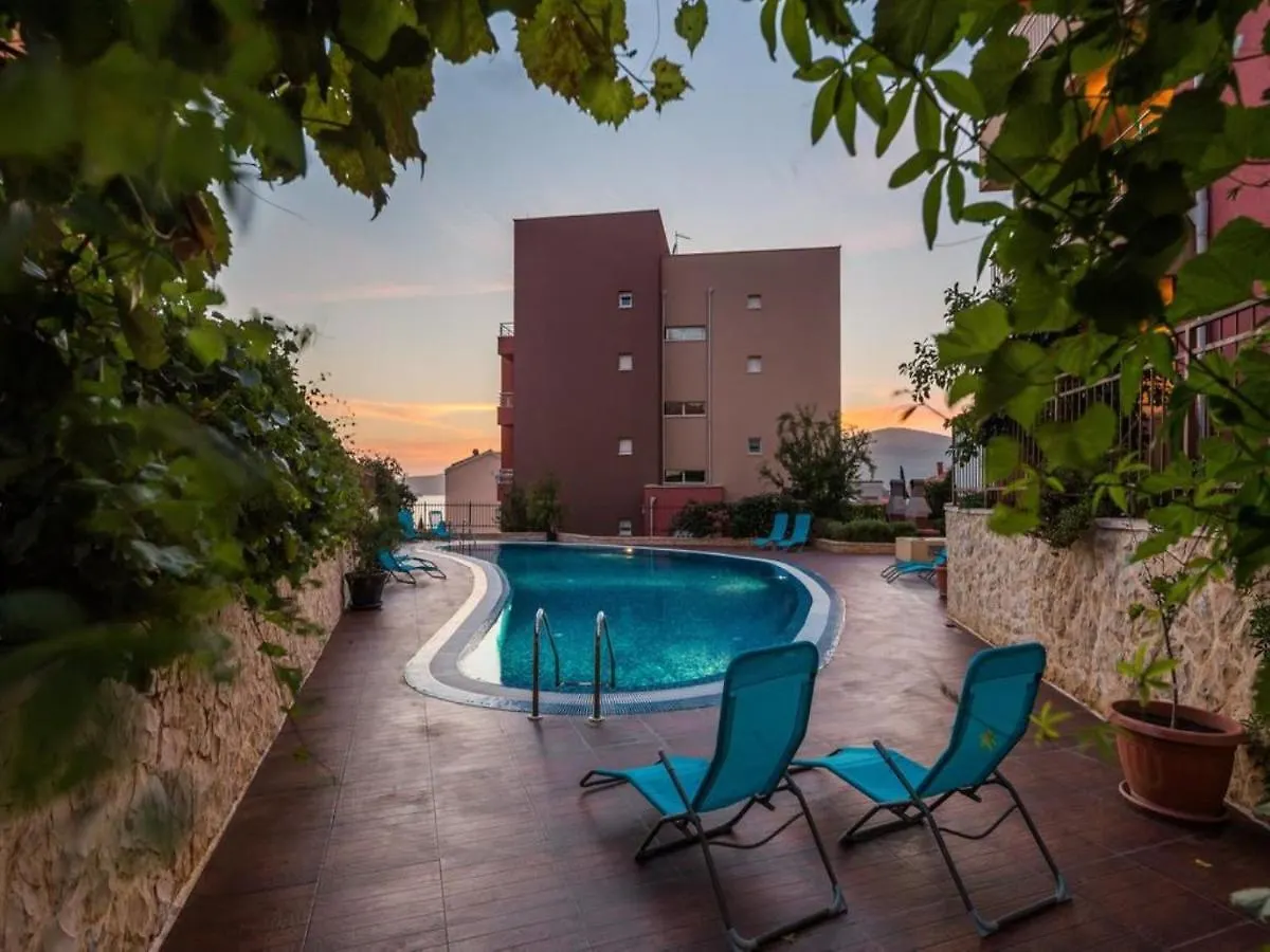 Apartment Azzura Trogir