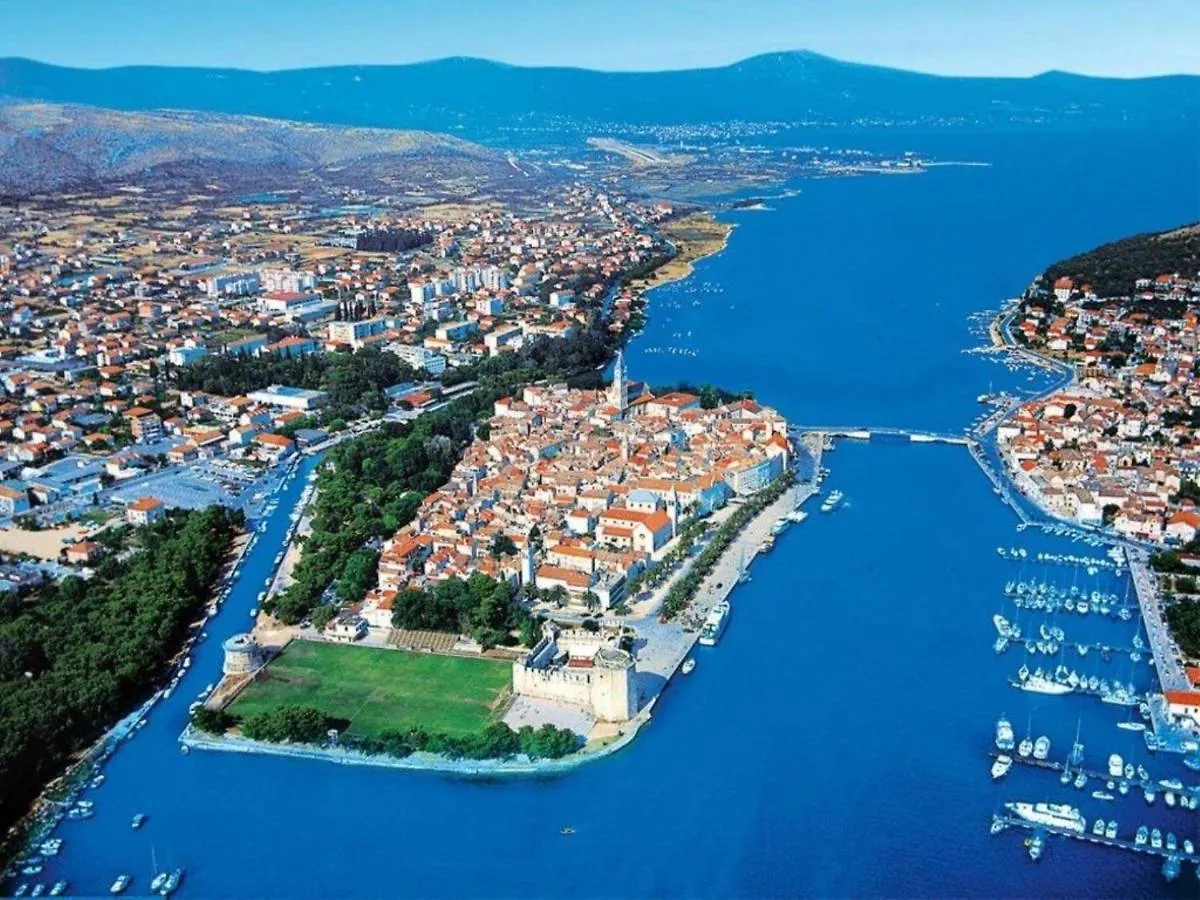 Apartment Azzura Trogir 0*,  Croatia